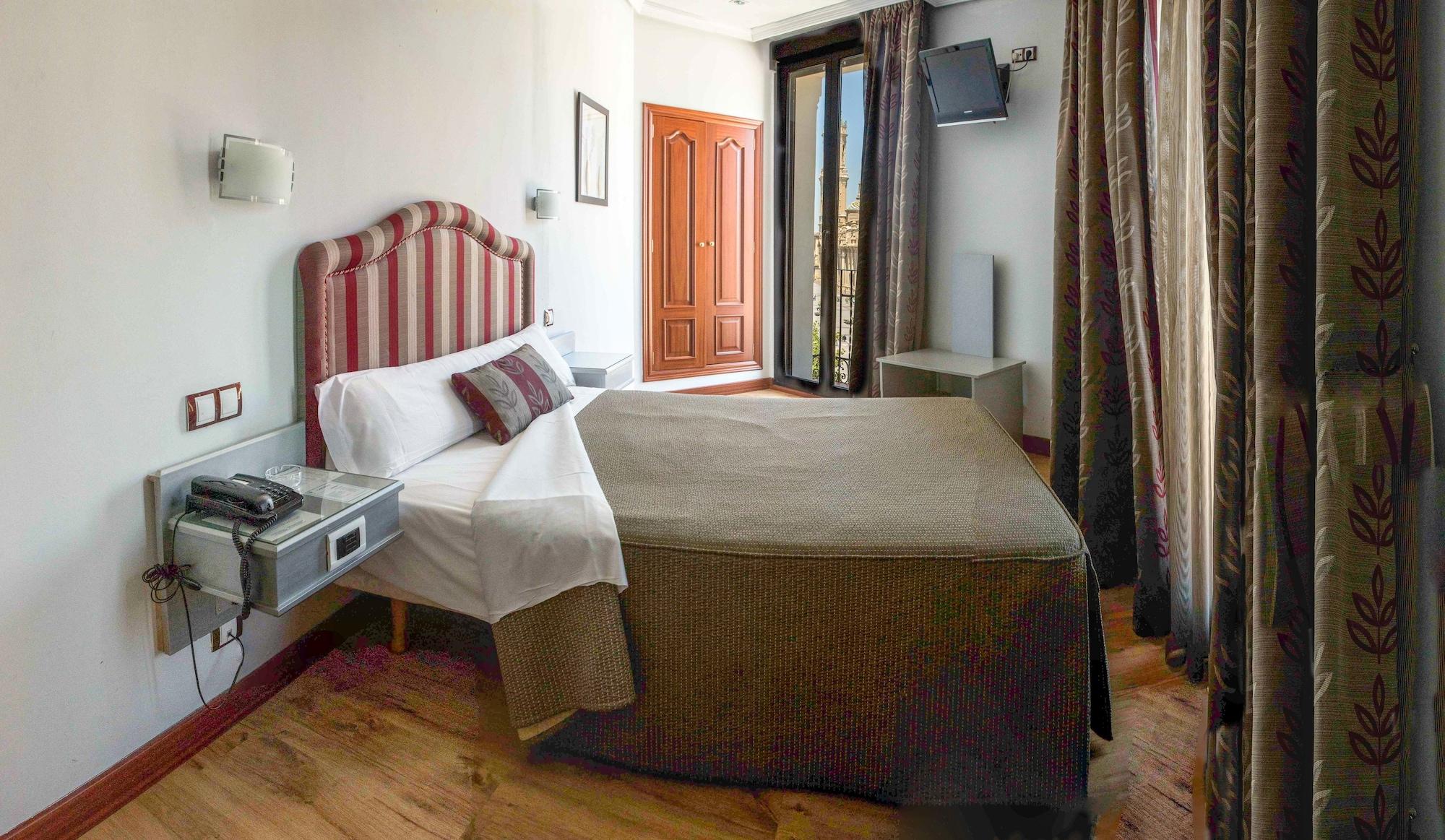 Hotel Tibur Сарагоса Екстер'єр фото