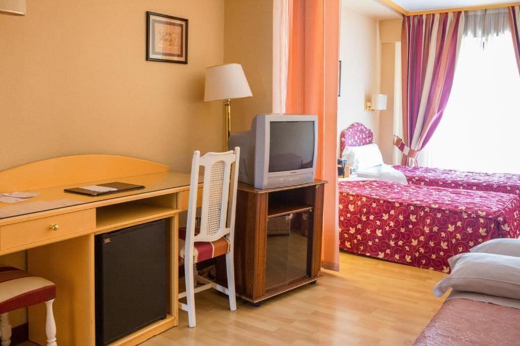 Hotel Tibur Сарагоса Екстер'єр фото