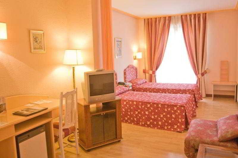 Hotel Tibur Сарагоса Екстер'єр фото