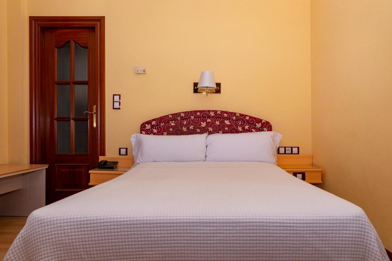 Hotel Tibur Сарагоса Екстер'єр фото