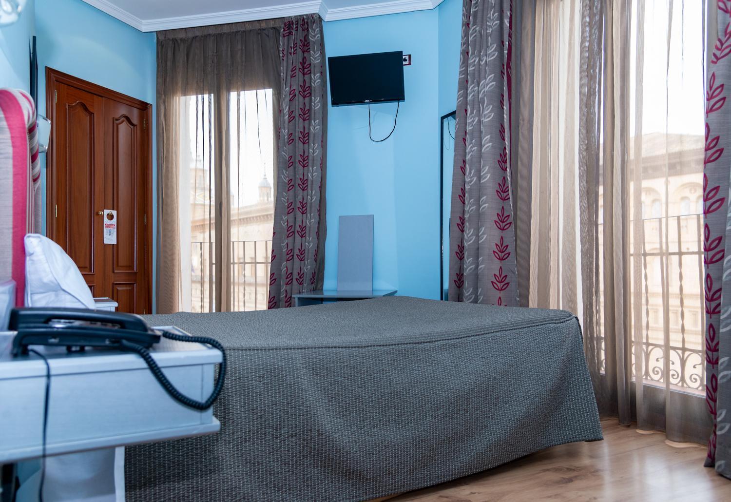 Hotel Tibur Сарагоса Екстер'єр фото