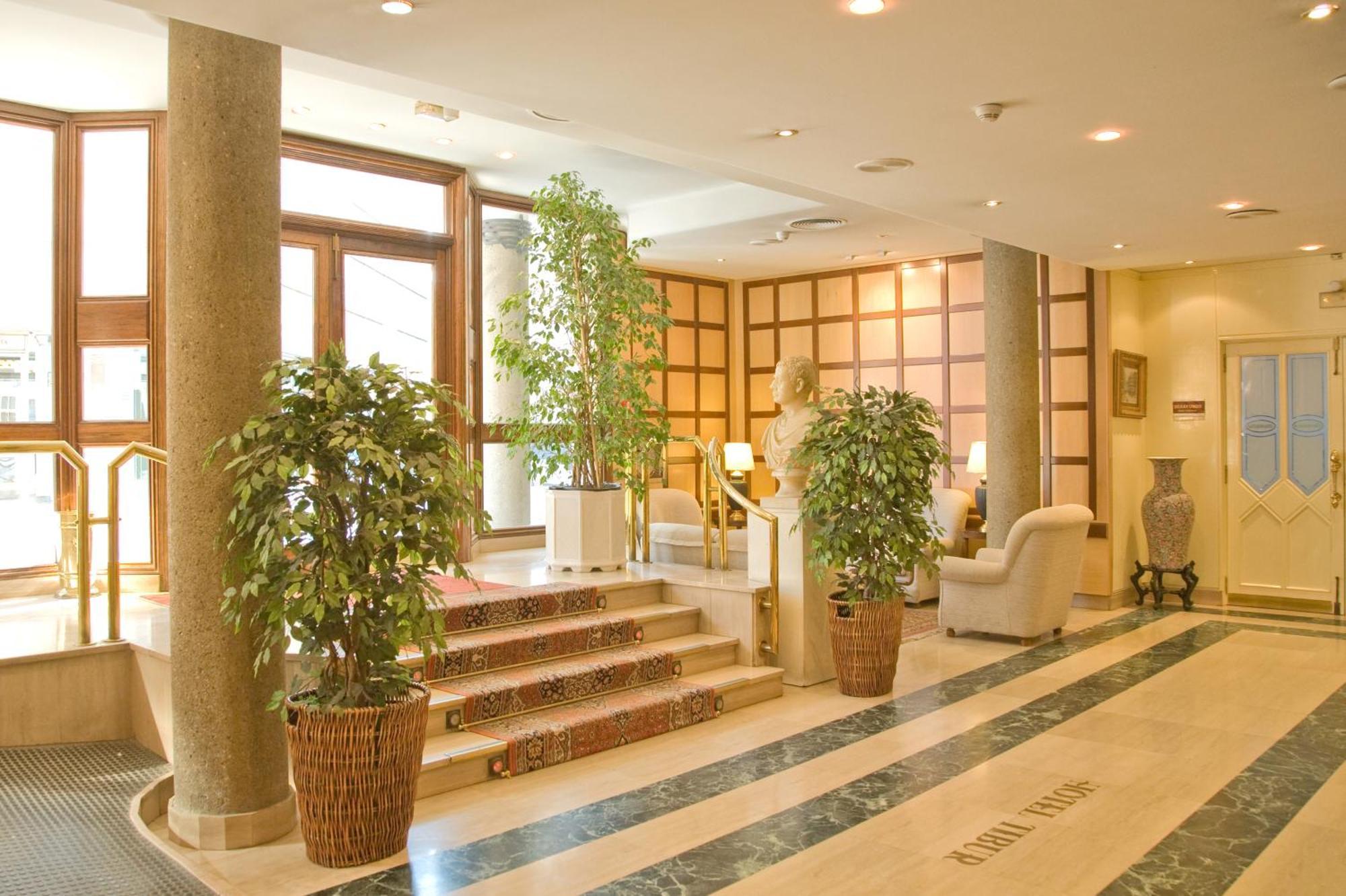 Hotel Tibur Сарагоса Інтер'єр фото