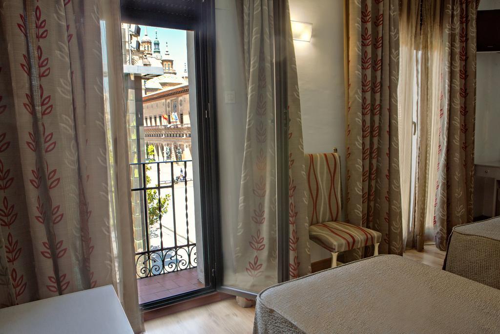 Hotel Tibur Сарагоса Екстер'єр фото